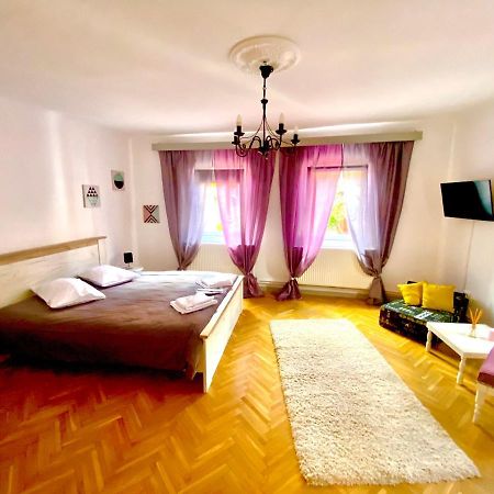 Vinyl'S Place Braşov Buitenkant foto