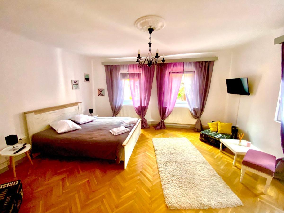 Vinyl'S Place Braşov Buitenkant foto